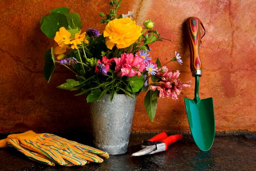Reporting channels for ethical concerns in the gardening service